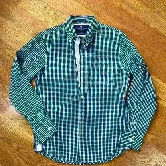 American Eagle Men's Size Small Long Sleeve, Button Down Blue Plaid Oxford Shirt - Picture 3 of 6